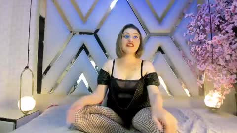 Snapshot of freyastarling chatting on May 2026 12:13:02 PM Freya Starling online show from May 2026 12:13:02 PM
