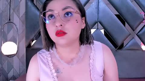 Snapshot of freyastarling chatting on May 2026 12:01:02 PM Freya Starling online show from May 2026 12:01:02 PM