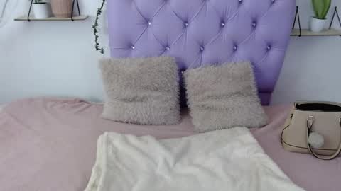 Snapshot of freyja_01 chatting on September 2025 09:29:02 PM Freyja online show from September 2025 09:29:02 PM