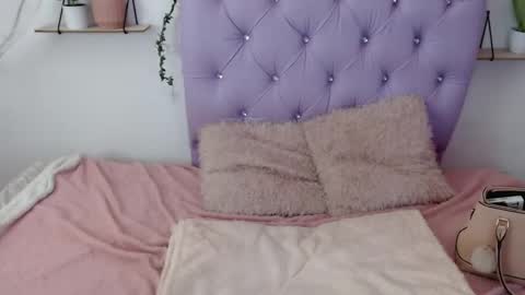 Snapshot of freyja_01 chatting on September 2025 09:29:02 PM Freyja online show from September 2025 09:29:02 PM