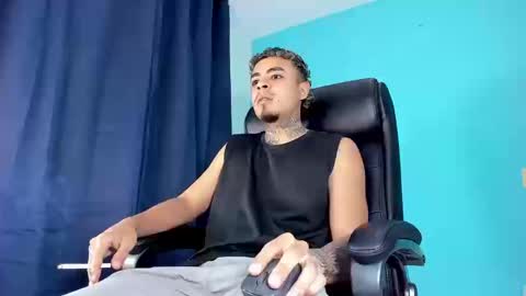 freyva_ online show from September 2025 11:48:02 PM