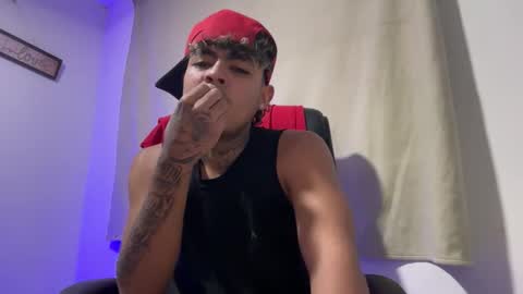 freyva_ online show from January 2026 06:18:02 AM