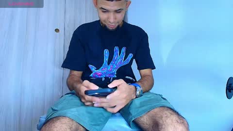 Snapshot of freyva_ chatting on April 2026 01:27:01 AM freyva_ online show from April 2026 01:27:01 AM