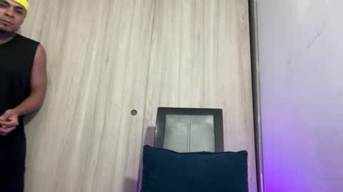 Snapshot of freyva_ chatting on April 2026 06:19:01 AM freyva_ online show from April 2026 06:19:01 AM