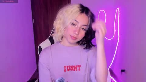 Snapshot of frida_lassi_ chatting on November 2025 11:17:01 PM frida_lassi_ online show from November 2025 11:17:01 PM
