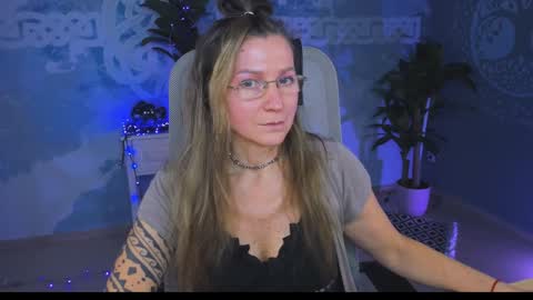 Frida Tander online show from December 2024 09:17:02 AM