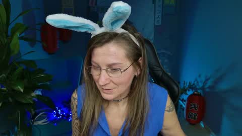 Frida Tander online show from December 2024 01:08:02 PM