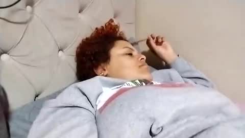 Frizzy girl online show from November 2025 03:09:01 AM