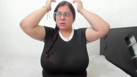 Lucy online show from October 2025 07:27:02 PM