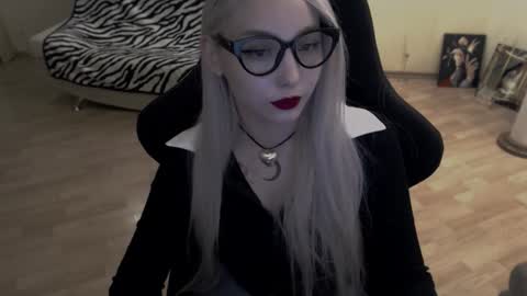 Lilith online show from October 2025 08:08:01 PM