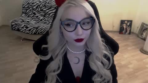 Lilith online show from October 2025 11:44:02 AM