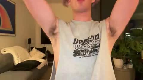 Snapshot of fruitybubble chatting on April 2026 05:05:01 AM fruitybubble online show from April 2026 05:05:01 AM