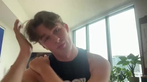 Snapshot of fruitybubble chatting on April 2026 07:33:02 PM fruitybubble online show from April 2026 07:33:02 PM