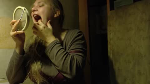 Snapshot of frumcake chatting on November 2025 10:48:02 PM FrumCake online show from November 2025 10:48:02 PM