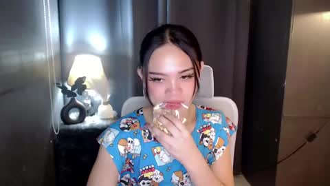 Snapshot of fuchsia_love chatting on December 2024 06:30:02 PM HI IM RONA DONT FORGET GIVE ME THUMBS UP AND JOIN TO MY FANCLUB online show from December 2024 06:30:02 PM