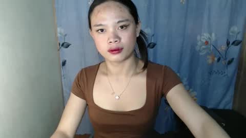 Snapshot of fuchsia_love chatting on September 2025 02:44:02 PM HI IM RONA DONT FORGET GIVE ME THUMBS UP AND JOIN TO MY FANCLUB online show from September 2025 02:44:02 PM