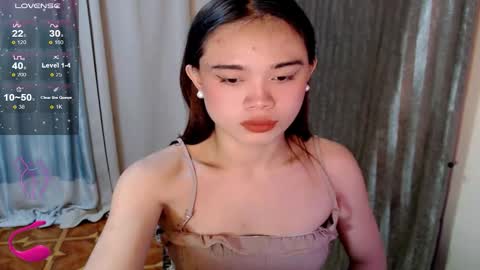 Snapshot of fuchsia_love chatting on October 2025 04:49:01 PM HI IM RONA DONT FORGET GIVE ME THUMBS UP AND JOIN TO MY FANCLUB online show from October 2025 04:49:01 PM
