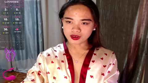 Snapshot of fuchsia_love chatting on October 2025 06:17:02 PM HI IM RONA DONT FORGET GIVE ME THUMBS UP AND JOIN TO MY FANCLUB online show from October 2025 06:17:02 PM