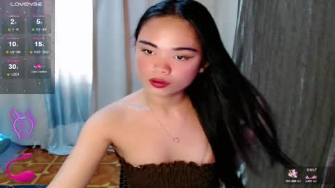 Snapshot of fuchsia_love chatting on October 2025 11:48:02 PM HI IM RONA DONT FORGET GIVE ME THUMBS UP AND JOIN TO MY FANCLUB online show from October 2025 11:48:02 PM