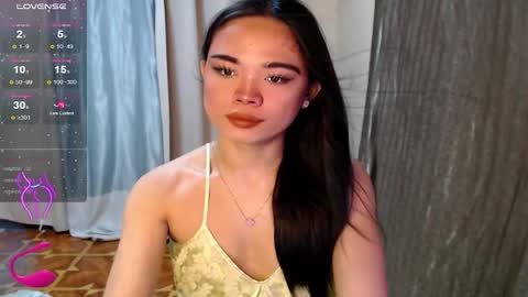 Snapshot of fuchsia_love chatting on October 2025 05:13:01 PM HI IM RONA DONT FORGET GIVE ME THUMBS UP AND JOIN TO MY FANCLUB online show from October 2025 05:13:01 PM