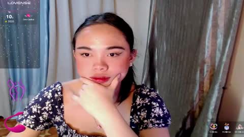 Snapshot of fuchsia_love chatting on October 2025 09:26:02 PM HI IM RONA DONT FORGET GIVE ME THUMBS UP AND JOIN TO MY FANCLUB online show from October 2025 09:26:02 PM