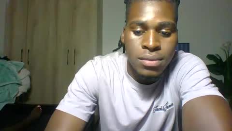 Snapshot of fuck_buoy chatting on October 2025 06:39:01 PM Prince online show from October 2025 06:39:01 PM