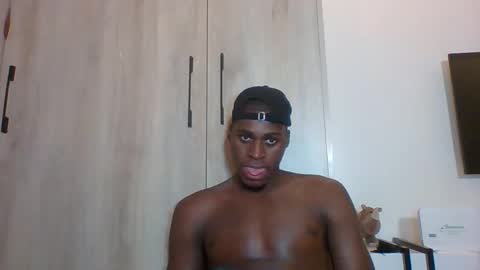 Snapshot of fuck_buoy chatting on November 2025 09:35:01 PM Prince online show from November 2025 09:35:01 PM