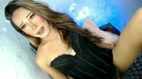 Snapshot of fuckerjenny8 chatting on June 2026 05:37:02 PM sweetyJENNY online show from June 2026 05:37:02 PM