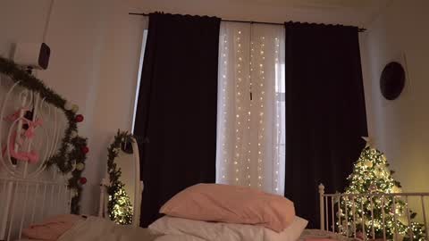 Snapshot of fuckingtoy_ chatting on January 2025 12:18:01 PM Eva         all my links   online show from January 2025 12:18:01 PM