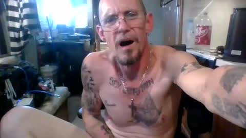 Snapshot of fuckmehard221187 chatting on December 2024 01:07:01 AM me online show from December 2024 01:07:01 AM