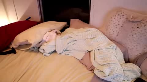 Snapshot of fuckmypussyplz1 chatting on November 2025 01:40:02 AM fuckmypussyplz1 online show from November 2025 01:40:02 AM