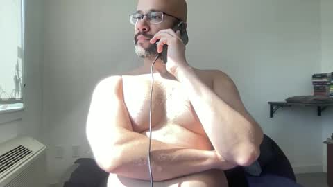 Snapshot of fuckyeahcoach chatting on May 2026 01:18:02 PM Muscle Bear Jock in Training online show from May 2026 01:18:02 PM