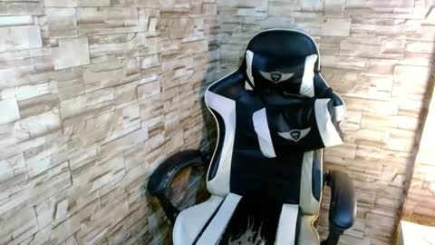 Snapshot of fujiko_13 chatting on February 2025 04:07:02 AM Japanese x Filipina online show from February 2025 04:07:02 AM