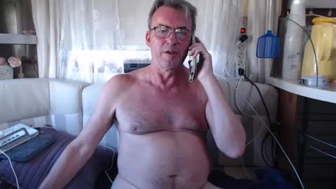 Snapshot of fuldaflyst4 chatting on April 2026 04:30:01 PM fuldaflyst4 online show from April 2026 04:30:01 PM