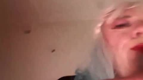 Snapshot of full4cefull chatting on September 2025 06:40:02 PM Pizzaz online show from September 2025 06:40:02 PM