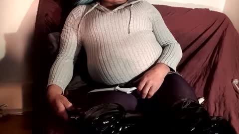 Snapshot of full4cefull chatting on October 2025 03:22:01 PM Pizzaz online show from October 2025 03:22:01 PM