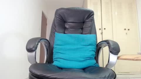 Andres. online show from November 2025 05:29:02 AM