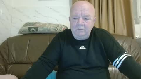 fullballs6 online show from January 2026 02:49:01 AM