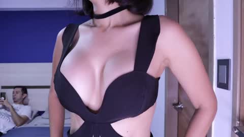 Snapshot of funcouple1985 chatting on September 2025 07:50:01 PM Sammygirl  tommy guy friends with benefits online show from September 2025 07:50:01 PM