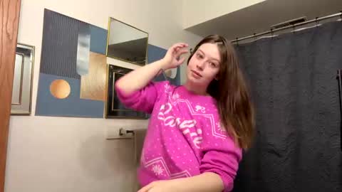 Linnys Palace online show from November 2025 12:44:02 PM