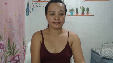 Snapshot of funluvnpinay4u chatting on December 2024 07:29:01 AM MAE online show from December 2024 07:29:01 AM