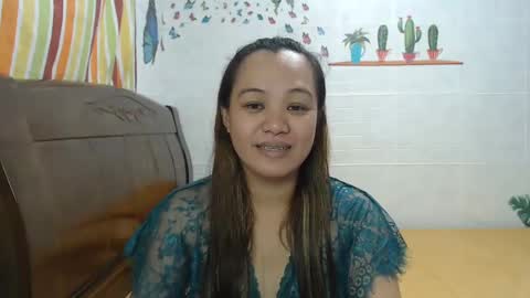 Snapshot of funluvnpinay4u chatting on December 2024 01:36:02 AM MAE online show from December 2024 01:36:02 AM