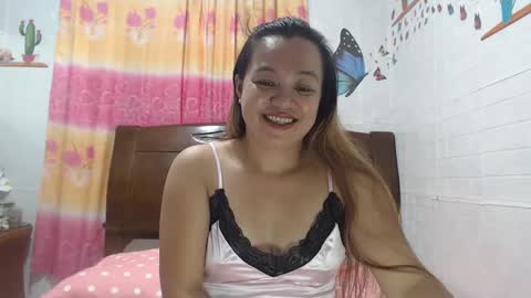 Snapshot of funluvnpinay4u chatting on January 2025 12:49:01 PM MAE online show from January 2025 12:49:01 PM