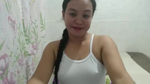 Snapshot of funluvnpinay4u chatting on November 2025 01:22:02 AM MAE online show from November 2025 01:22:02 AM