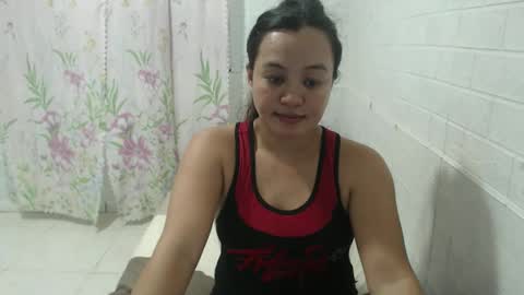 Snapshot of funluvnpinay4u chatting on November 2025 05:34:01 AM MAE online show from November 2025 05:34:01 AM