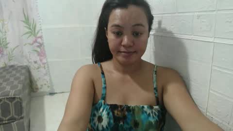 Snapshot of funluvnpinay4u chatting on November 2025 11:32:02 AM MAE online show from November 2025 11:32:02 AM