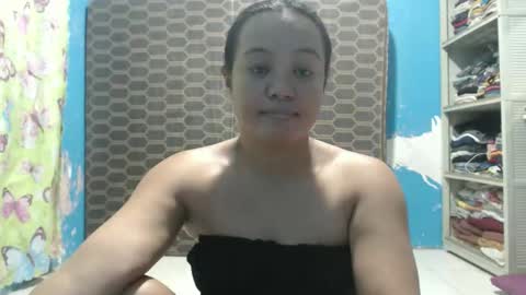 Snapshot of funluvnpinay4u chatting on March 2026 11:27:01 AM MAE online show from March 2026 11:27:01 AM