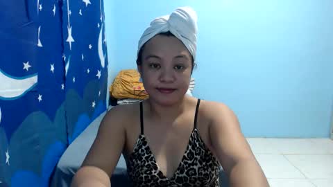 Snapshot of funluvnpinay4u chatting on April 2026 01:34:02 AM MAE online show from April 2026 01:34:02 AM