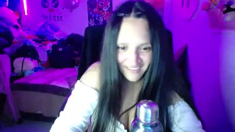 Snapshot of funny_weed_money chatting on September 2025 02:35:02 AM Linda Cataleya- mackenzie girls online show from September 2025 02:35:02 AM