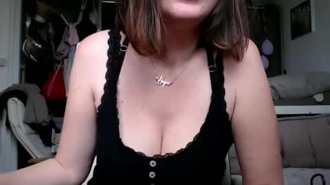 Snapshot of funnyaly chatting on May 2026 01:18:01 PM funnyaly online show from May 2026 01:18:01 PM